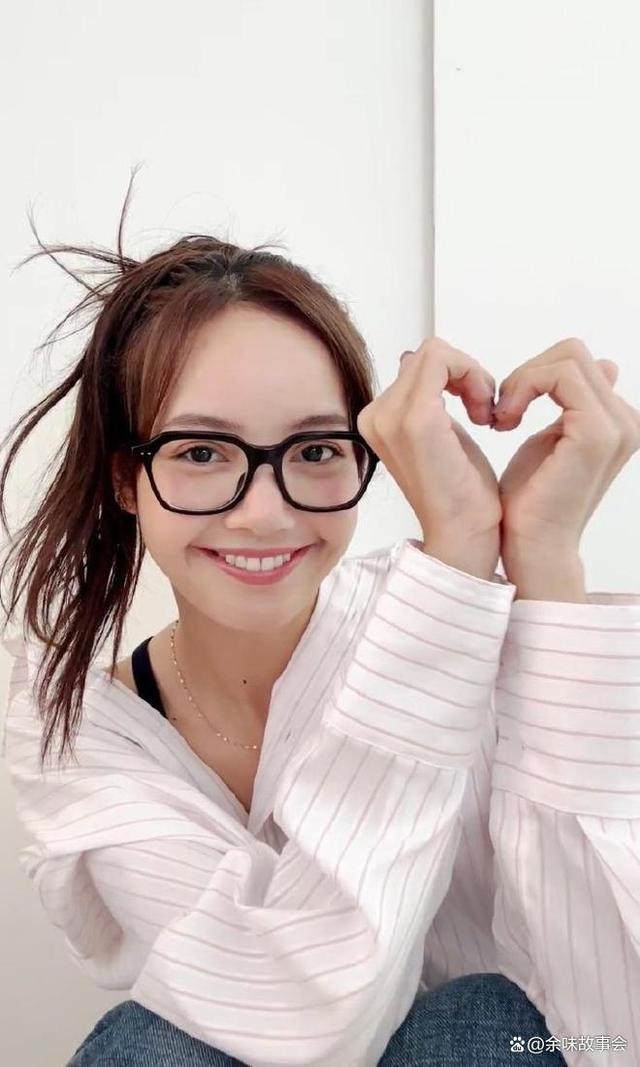 包含拜仁慕尼黑明星球员被曝光婚讯，引发猜测的词条