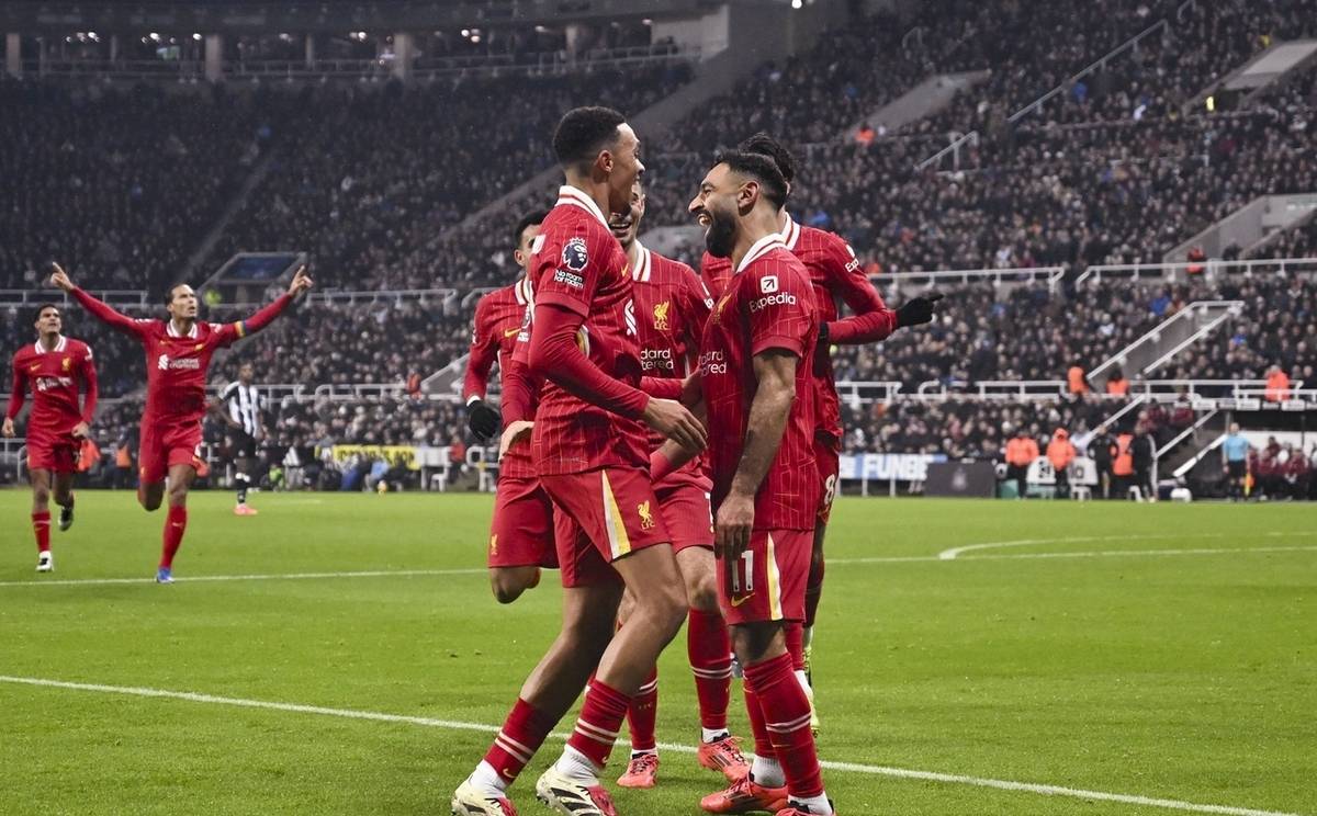 包含瑞典完胜罗马，萨拉赫状态火热的词条