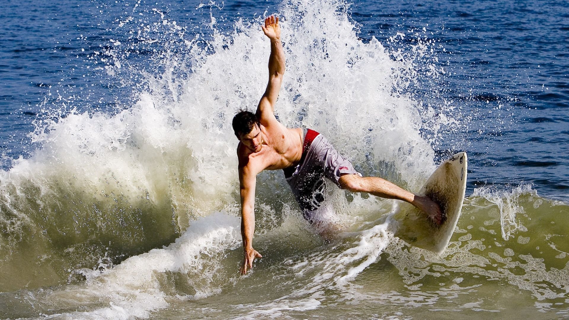 从沙漠到绿茵，摩洛哥横扫启示录与内马尔的英超争冠时刻