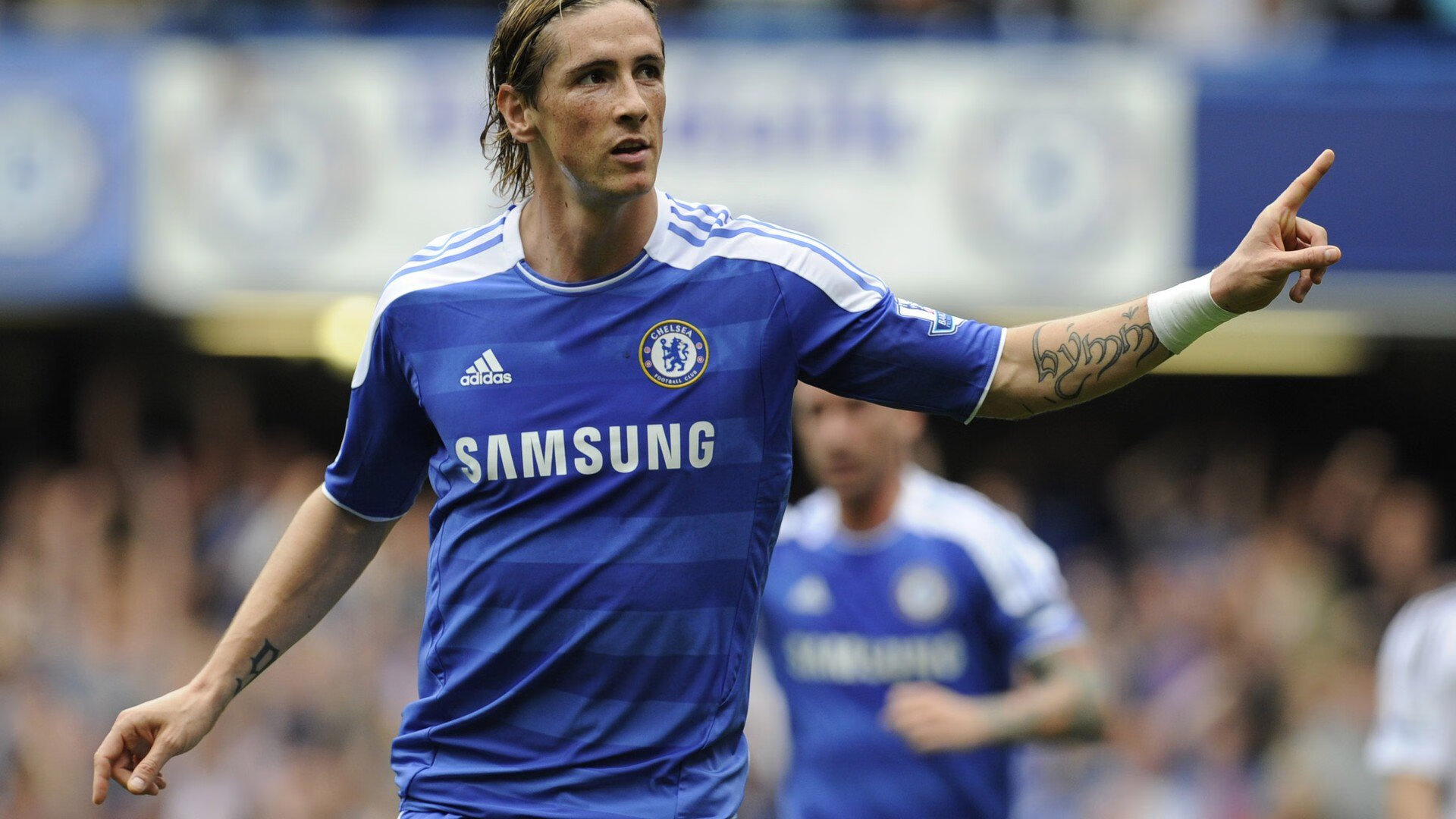 冰与火的对决，当冰岛足球哲学遇上佛罗伦萨的艺术，C罗如何成为全场节拍器